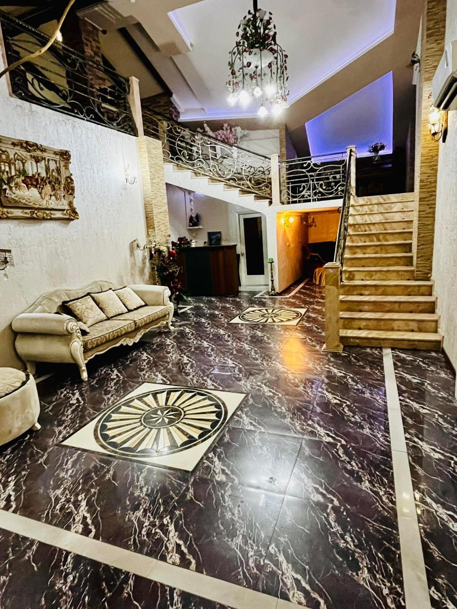 Lux Palace Hotel Kutaisi Exterior foto