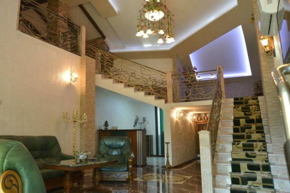 Lux Palace Hotel Kutaisi Exterior foto